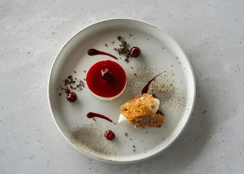 その想いを、一生続く物語の始まりに。｜福岡のウェディングトータルプロデュースthe roots